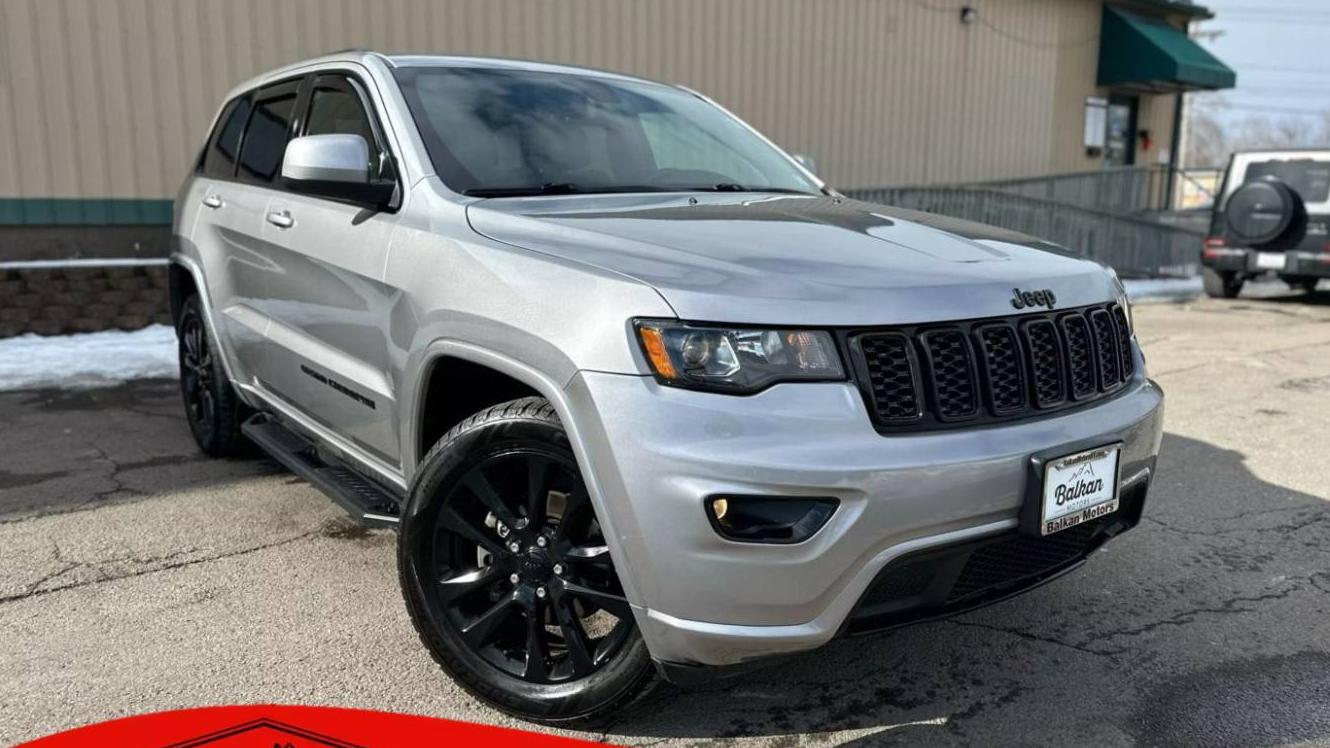 JEEP GRAND CHEROKEE 2018 1C4RJFAG8JC220957 image